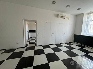 Locale commerciale piazza mazzini