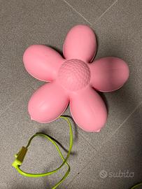 Lampada rosa a forma di fiore