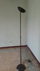 lampada a terra