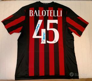 Maglietta Balotelli autografata Calcio Serie A 