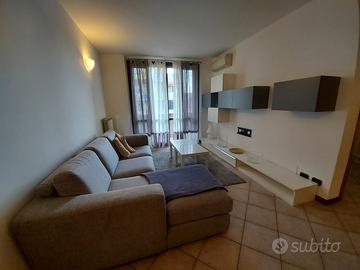 Trilocale doppi servizi box e cantina