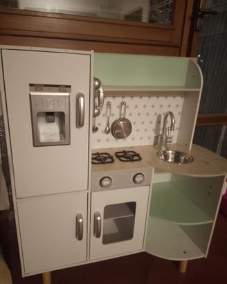 Cucina giocattolo in legno