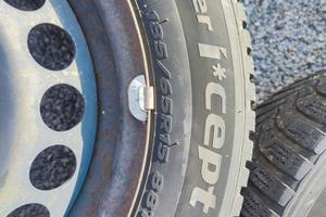 Cerchi + gomme invernali 185/65 R15 Hankook