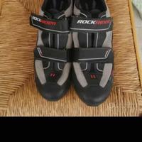 Scarpe e pedali per mountain-bike 