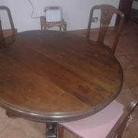 Tavolo e sedie d'epoca inglese