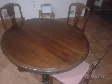 Tavolo e sedie d'epoca inglese