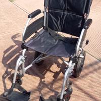 Carrozzina disabili/anziani pieghevole 