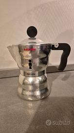 caffettiera moka A di Alessi designer A. Mendini