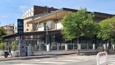 Ristorante pizzeria fronte mare in gestione