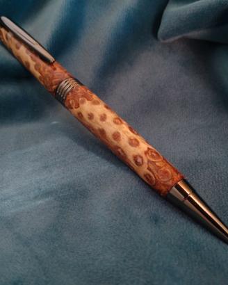 Penna da collezione maculata