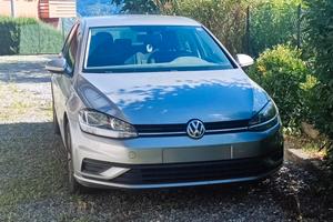 Volkswagen Golf 1.0 TSI Trendline 85 CV