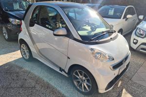 Smart ForTwo 1000 52 kW MHD coupé passion