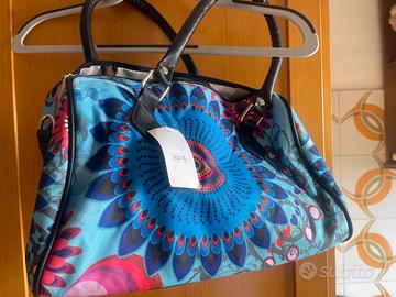 Borsa decoro fiori azzurri