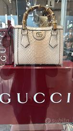 Gucci in pitone
