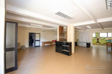 LABORATORIO\MAGAZZINO DI 150 MQ C.CA RISTRUTTURAT