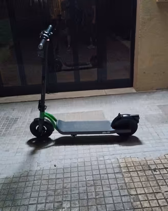 monopattino elettrico argento 