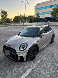 MINI Cooper 5 porte 1.5 TwinPower Turbo 136 CV JCW