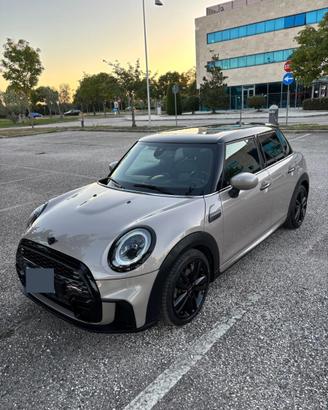 MINI Cooper 5 porte 1.5 TwinPower Turbo 136 CV JCW