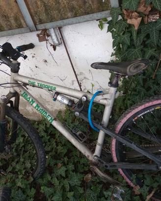 biciclette in blocco