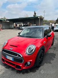 Mini Cooper SD allestimento JCW