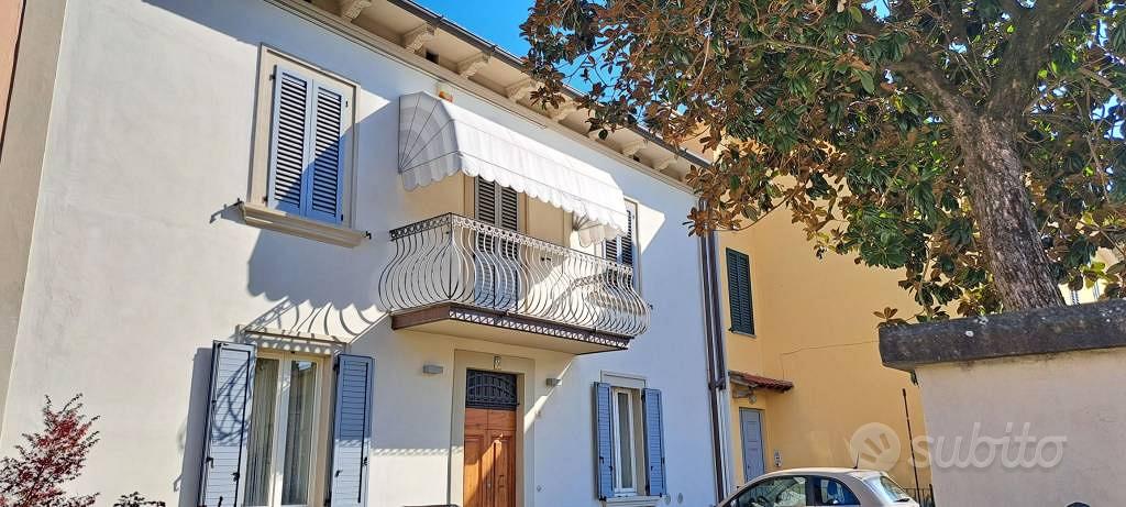 Casa indipendente di 210 m² con più di 5 locali a
