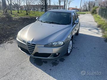Alfa Romeo 147 5p Distinctive 1.9 JTDm 8v 120cv