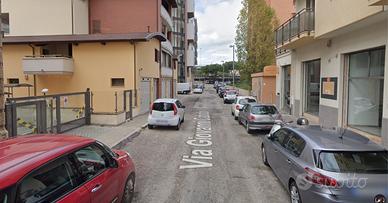 Due garage in via Caboto 26