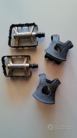 Pedali con fermapiedi