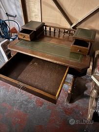 Scrivania antiquariato