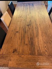 Tavolo in legno massiccio