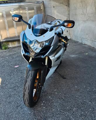moto sportiva