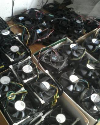 50 dissipatori con ventola per tutti i socket CPU