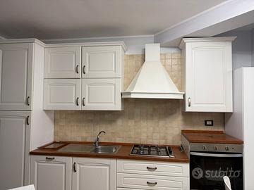 Cucina mai usata completa  di elettrodomestici