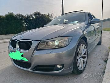 BMW 320 serie 3 xdrive FULL NAVI Dop. tetto pelle 