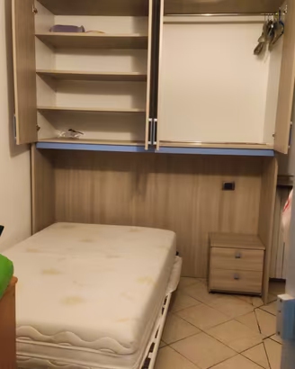 armadio a ponte con letto una piazza e mezzo