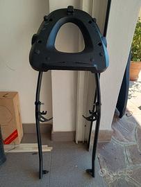 staffe e piastra Givi Monolock