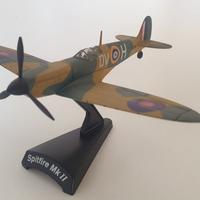 COLLEZIONE 70 MODELLINI DI AEREI MILITARI