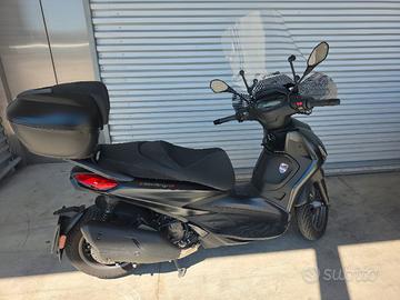 Beverly 400 S