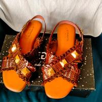 Sandali donna in pelle marrone marca le meggetto .