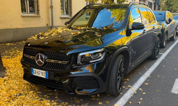 MERCEDES GLB 200D 4MATIC PREMIUM AMG LUXURY NIGHT