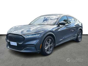 Ford Mustang Mach-e electrico extended range auto