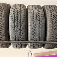 Cerchi Momo con gomme invernali