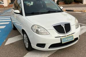 Lancia Ypsilon 1.2 8v Argento