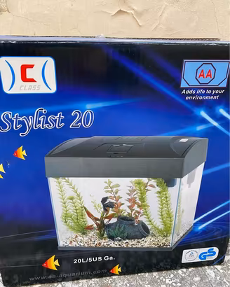 Acquario 20L con mobiletto e accessori