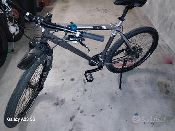 MTB ROCKRIDER 8.1  TAGLIA 26×2.00