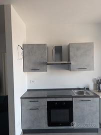 Cucina completa di forno e piano induzione