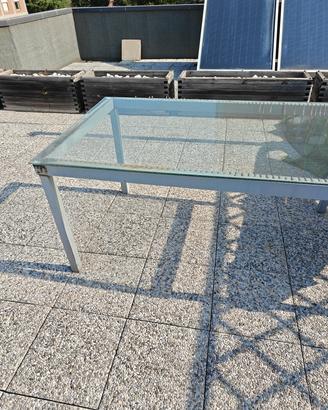 tavolo da giardino in ferro e piano in vetro 