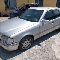 Mercedes C200 anno 1994 SOLO PER RICAMBI
