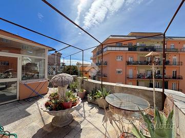 3 LOCALI A GENZANO DI ROMA