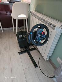 Sedia e volante gaming